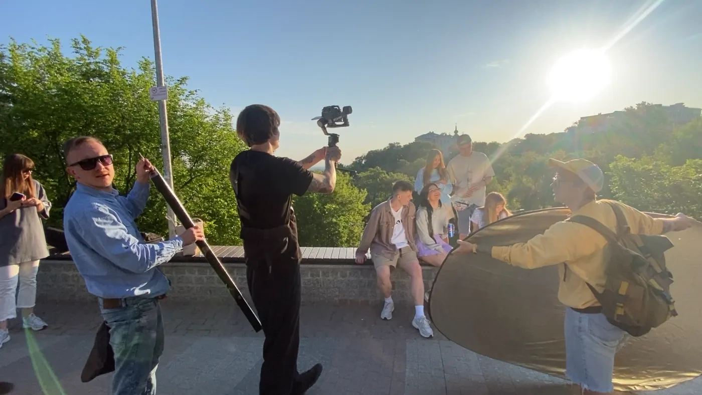 06:18 · Світло